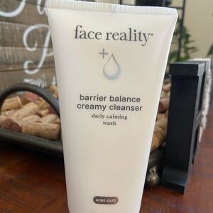 Barrier Balance Creamy Cleanser - White